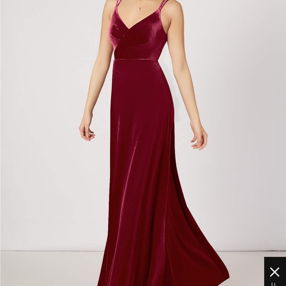 AZAZIE HAPA VELVET DRESS in burgundy. This dress feels so nice and is beautiful - Picture 3 of 6